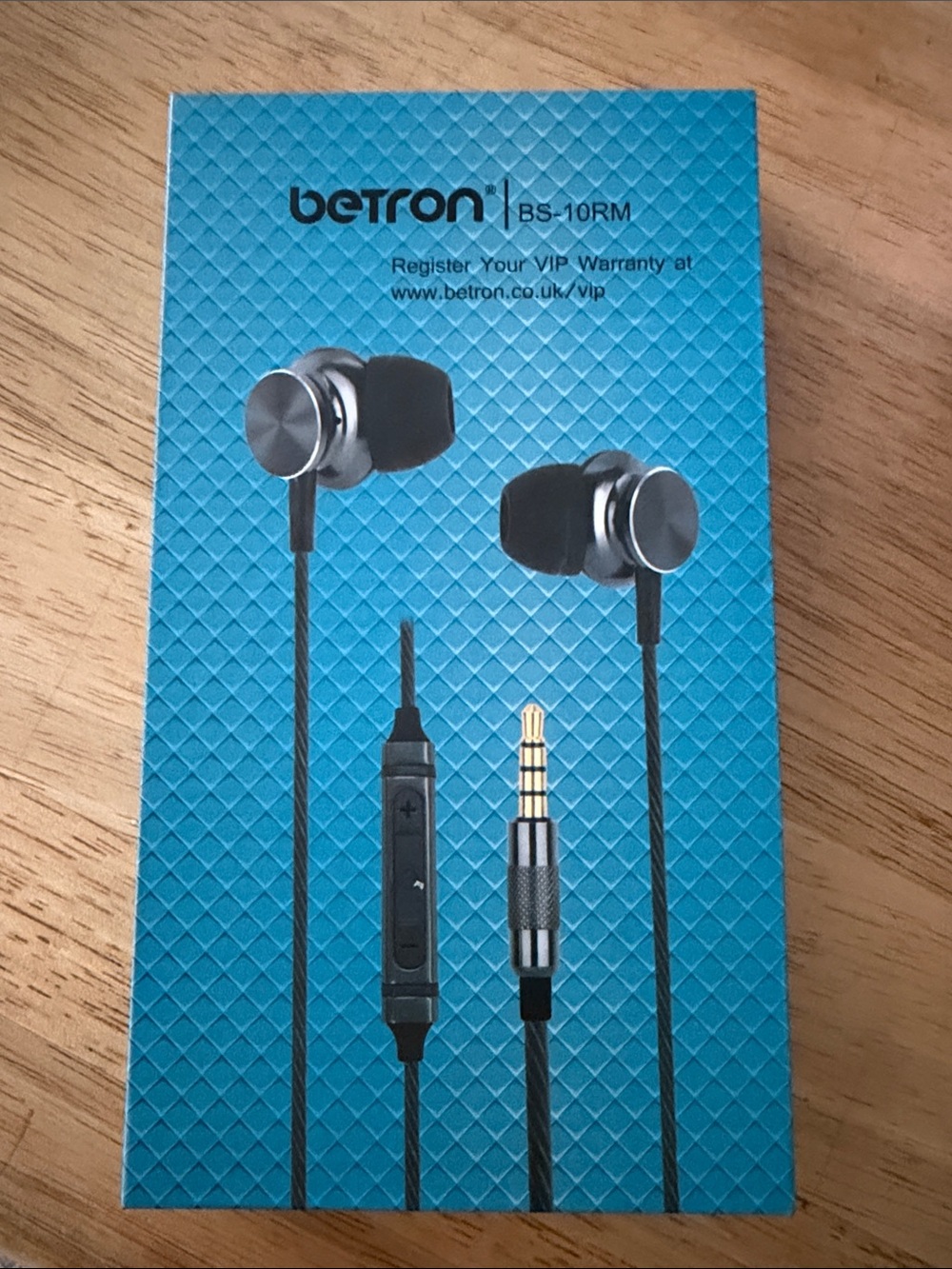 Wired earphone earbuds with microphone and volume control